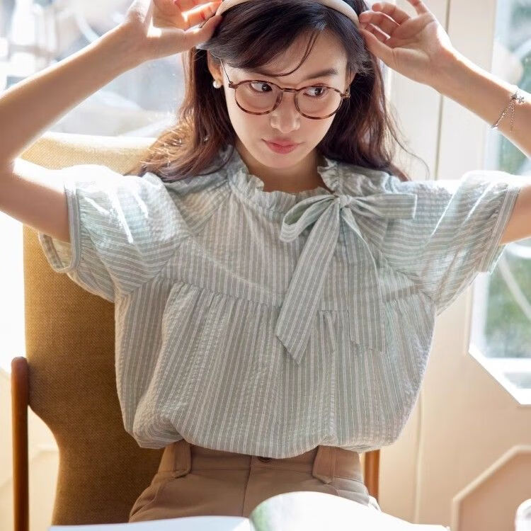 权凡女衬衣高级质感2024年auiu绿色条纹衬衫女法式温柔风木耳边设计感