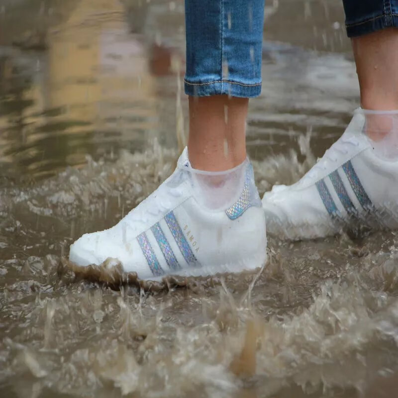 雨鞋套男女防雨脚套防滑加厚耐磨底硅胶防水鞋套下雨天儿童雨靴套 大众黑【1双】剩3件 S码【26-34码-儿童款