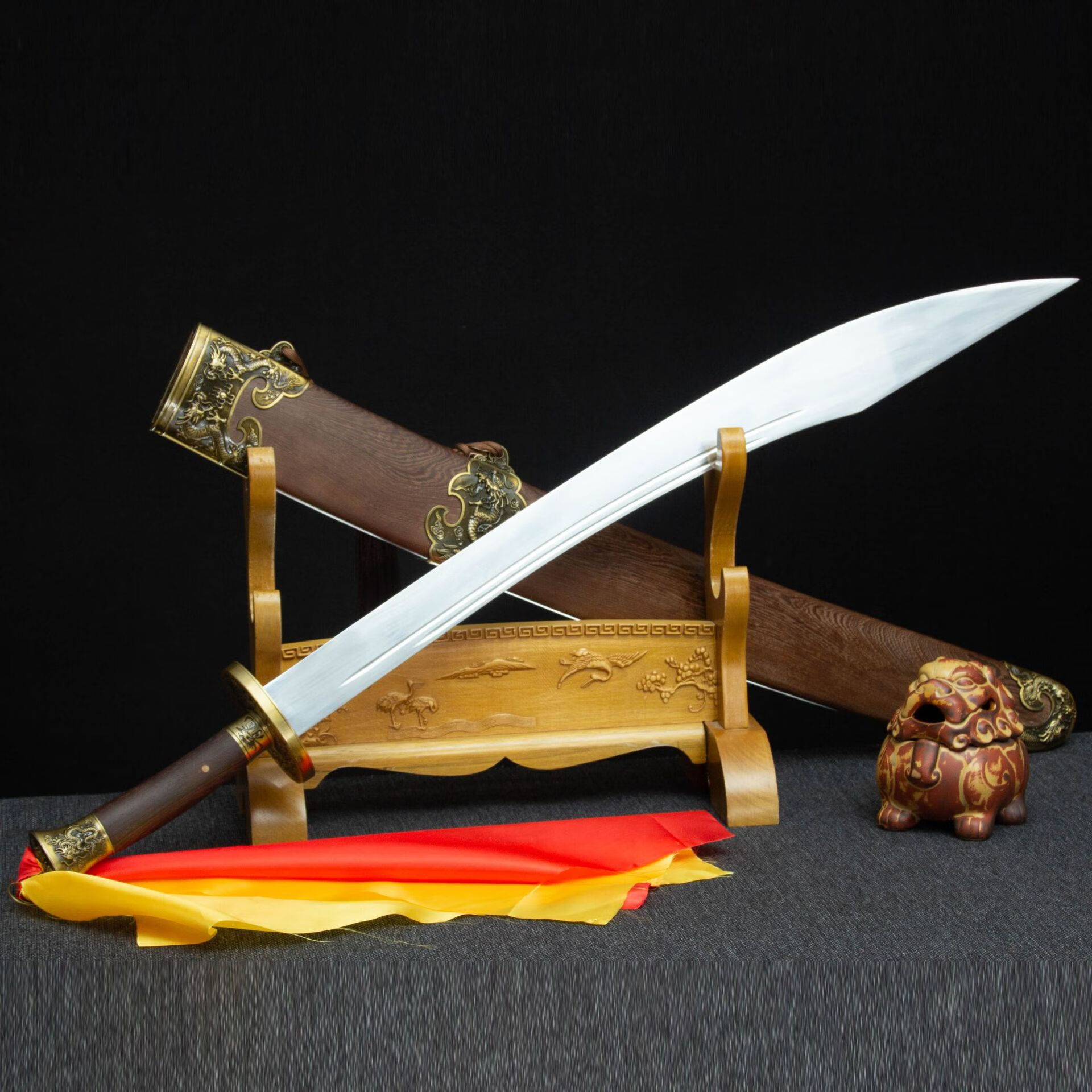 龙虎刀剑龙泉市刀剑手工锻打牛尾刀影视武术工艺品防身冷兵器戚家刀未