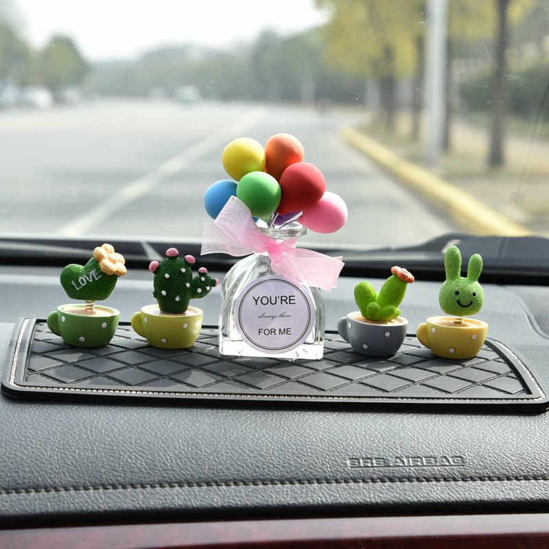 创意汽车摆件个性车内装饰品女可爱车载中控台漂亮网红小植物摆件