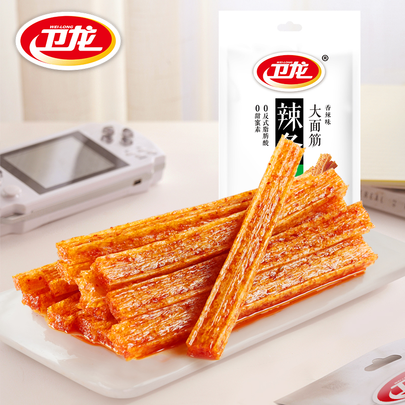 三,卫龙65g大面筋休闲零食网友对比评测