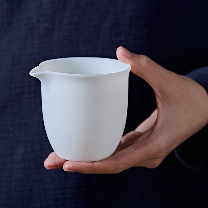流影 羊脂玉白瓷公道杯无釉素烧高档功夫茶具配件公道杯陶瓷分茶器