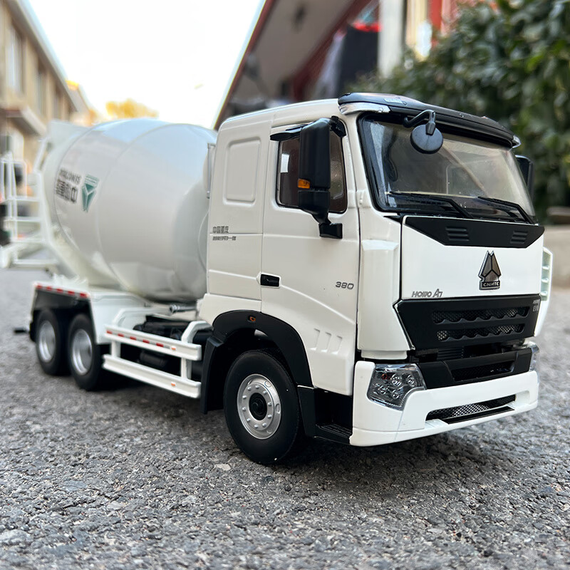 重汽豪沃a7 搅拌车 大号水泥罐车 仿真合金 豪沃a7 搅拌车 白色