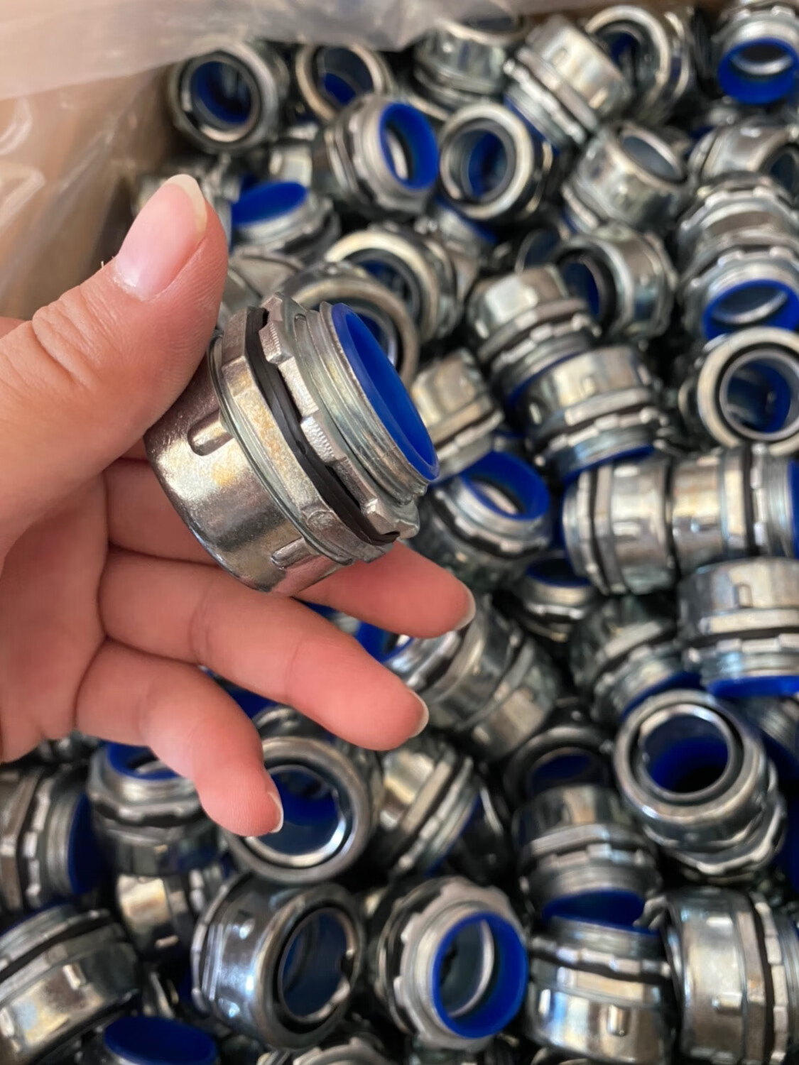 甜苗苗定制包塑金属软管接头 穿线蛇皮管接头 端式箱接头 卡套外丝盒