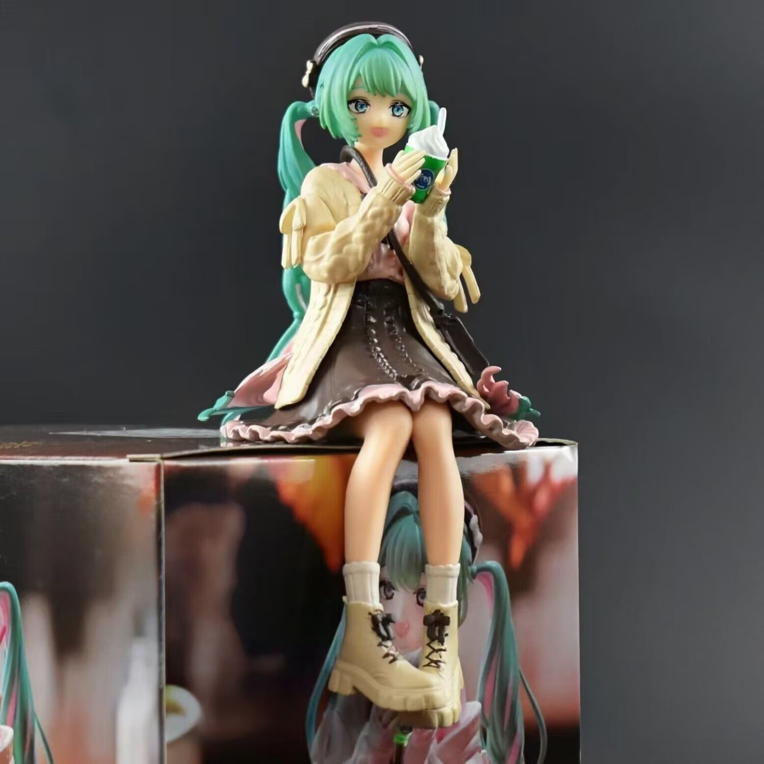 初音未来公主殿下miku秋服针织衫休闲奶茶压泡面 斜夸包桌面手办