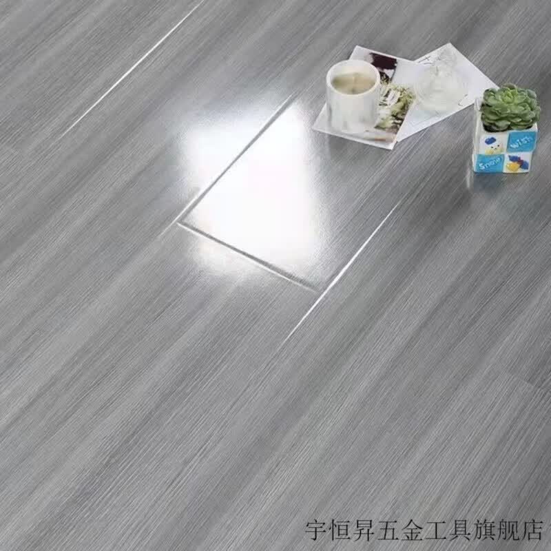 维诺亚厂家直销浅灰色强化复合木地板家用12mm耐磨客厅卧室办公室舞蹈
