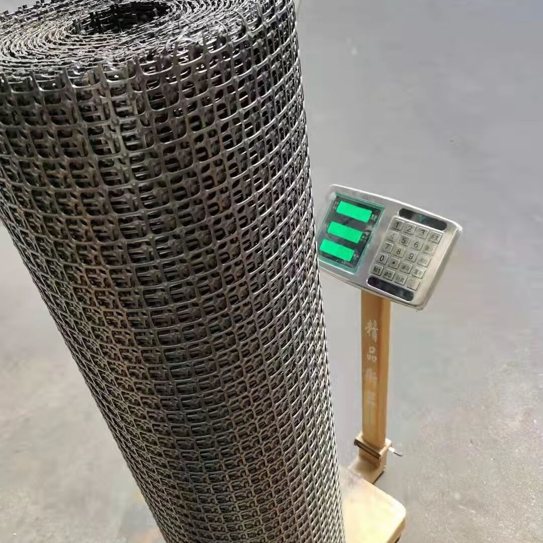 1mm厚-3厘米孔130克/平米 1米高*10米长(配扎带)