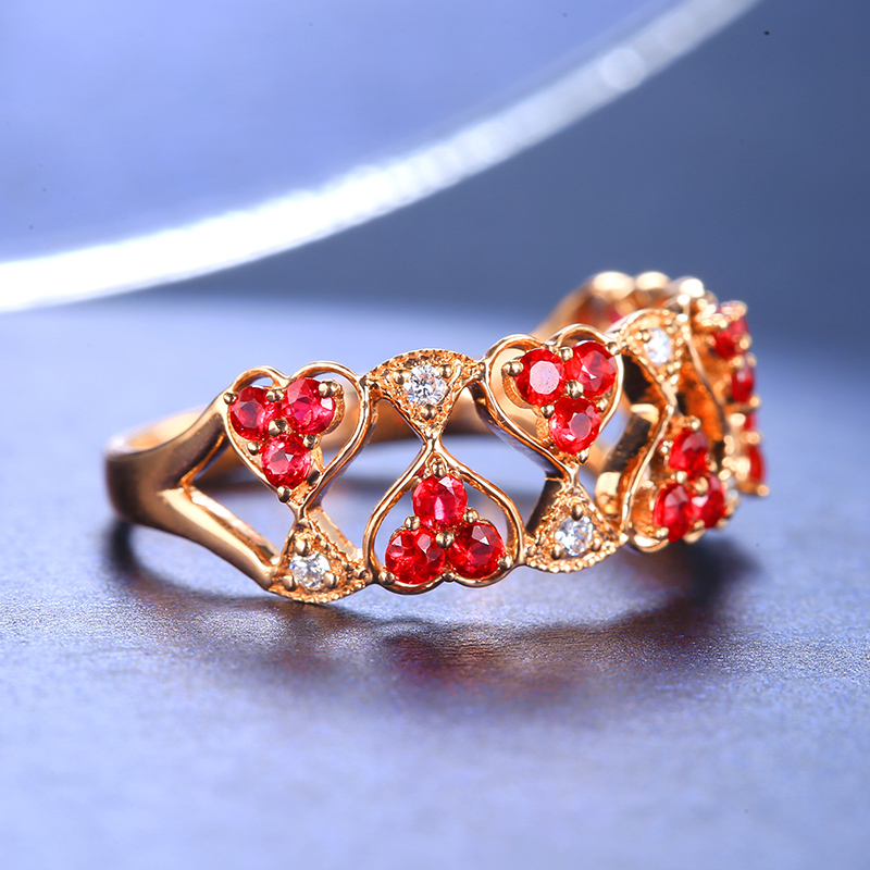 05克拉戒指女玫瑰金镶嵌钻石彩色宝石排戒女