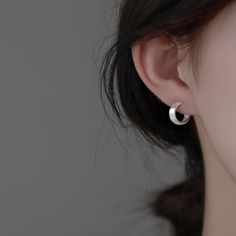 型耳环女拉丝耳钉2024年新款潮显脸小设计感简约复古耳饰 c型拉丝耳环