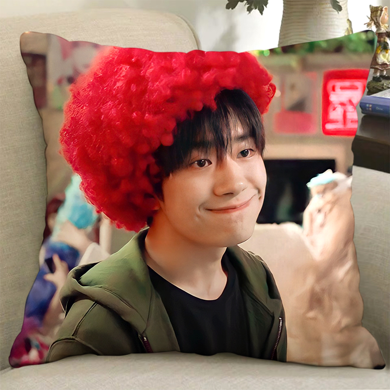 易烊千玺抱枕 易烊千玺抱枕双面周边送你一朵小红花人型公仔玩偶女生