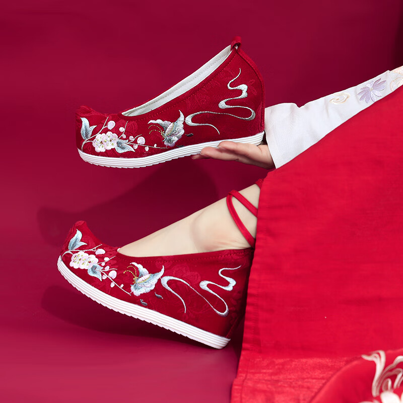 红色中式秀禾鞋婚鞋女冬结婚绣花鞋增高配秀禾服布鞋古风汉服鞋子 红色/昔颜（内增4.5cm共6.5cm） 36属于什么档次？
