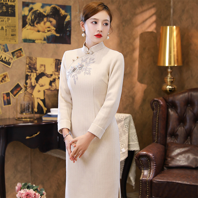 秀观唐巧玉2021冬季新款优雅毛呢改良纯色修身复古贴花女士旗袍裙