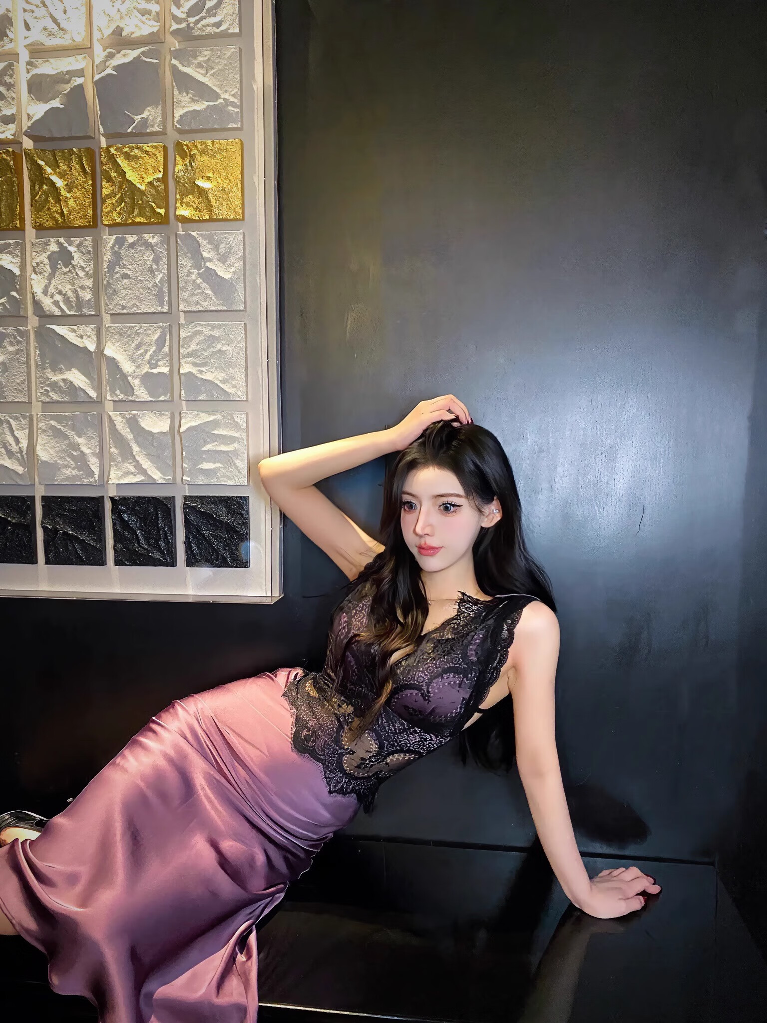 达趣梦年会晚礼服惊艳连衣裙重工缎面拼接蕾丝花边v领性感包臀吊带裙