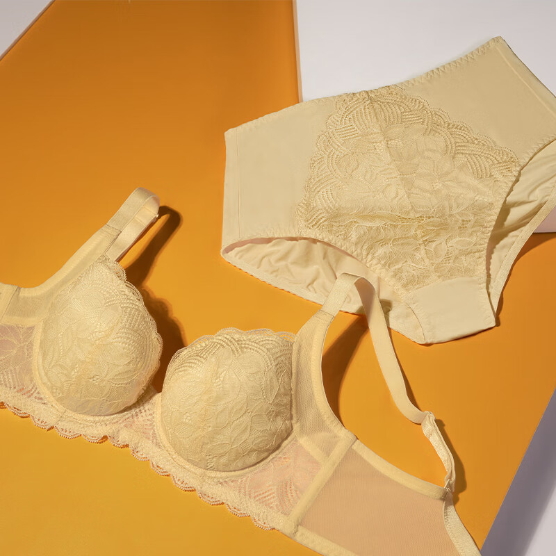 黛安芬/Triumph简约蘩叶大胸性感文胸调整蕾丝红品薄款文胸E003222 风信子紫-A4 80E