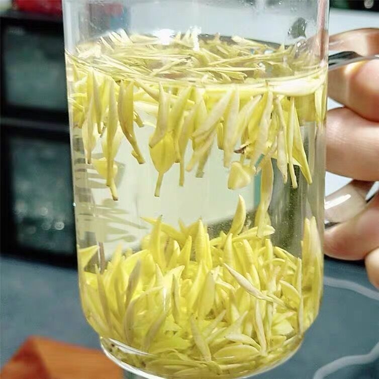 如题山白茶绿茶黄金芽黄金奶白茶奶白黄金芽黄金芽黄金叶黄茶芽头小!