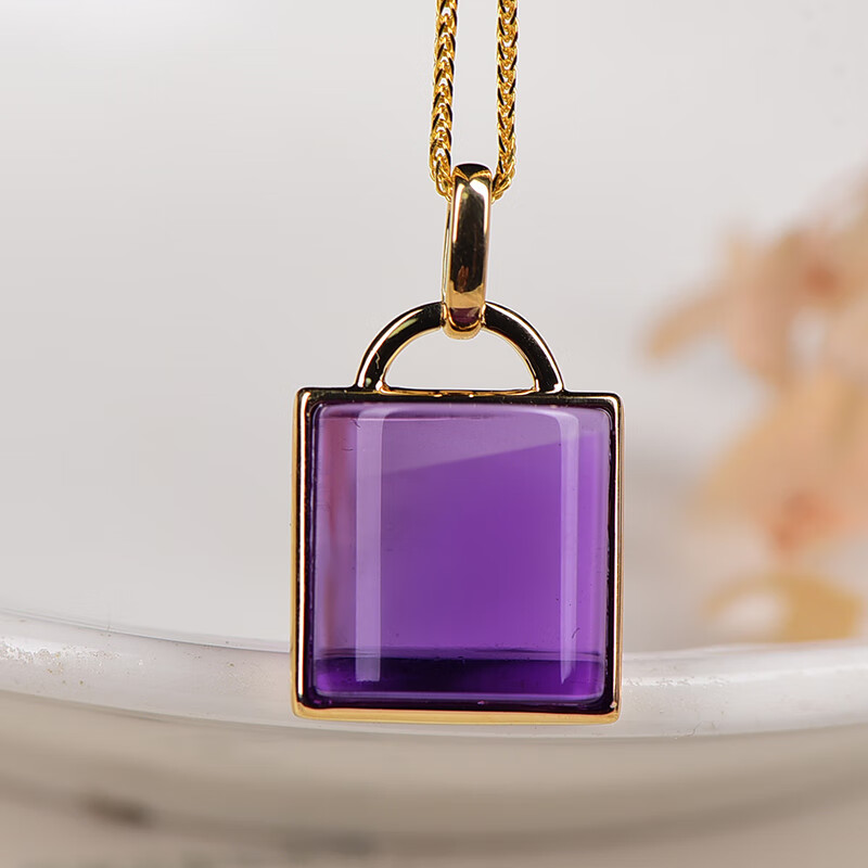 旭元 18k金伴钻镶天然紫水晶方形吊坠 尺寸12.3*12.3*5.2mm 重约2.76g