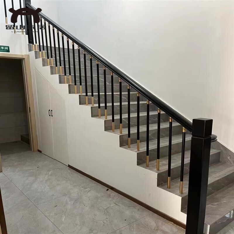 武汉实木楼梯扶手定制胡桃木榉木简约别墅室内现代轻 款式一