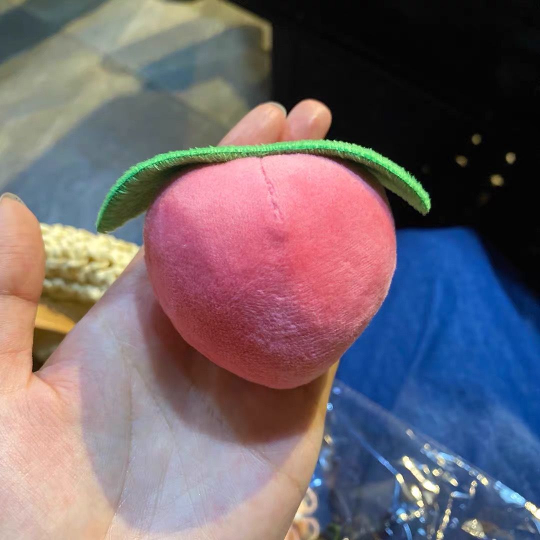 汀白水蜜桃胸针小清新可爱桃子胸针学生书包配饰软妹少女包包衣服配饰