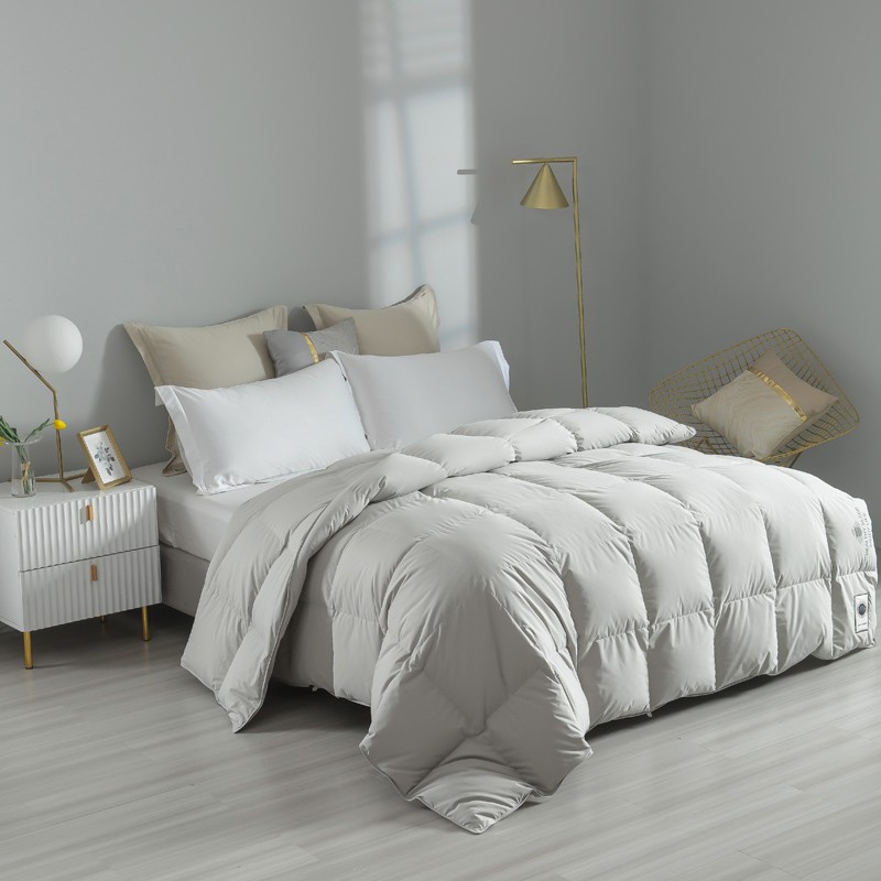 恒源祥被芯抗菌鹅绒被子白鹅绒保暖蓬松防钻绒秋冬四季羽绒被轻盈蓬松 波兰进口抗菌羽绒被-浅灰色 200*230cm 3.4斤【春秋被】