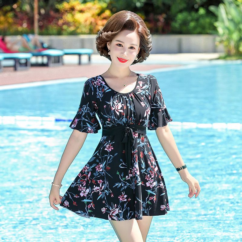 鉑吶苓媽媽泳衣女夏季大碼顯瘦分體裙式保守中老年遮肉遮肚溫泉海邊泳裝 泳衣女【圓領(lǐng)黑色藍(lán)花】100-130