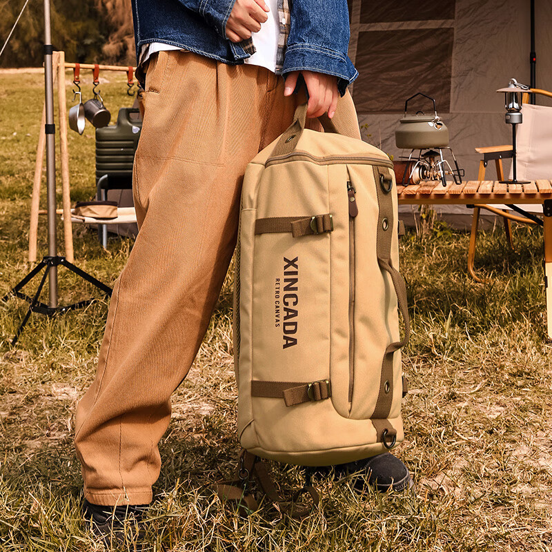 新潮代旅行包男大容量商务双肩包手提休闲运动背包出差轻便户外登山包 卡其色【45L大容量+带干湿分离侧袋】