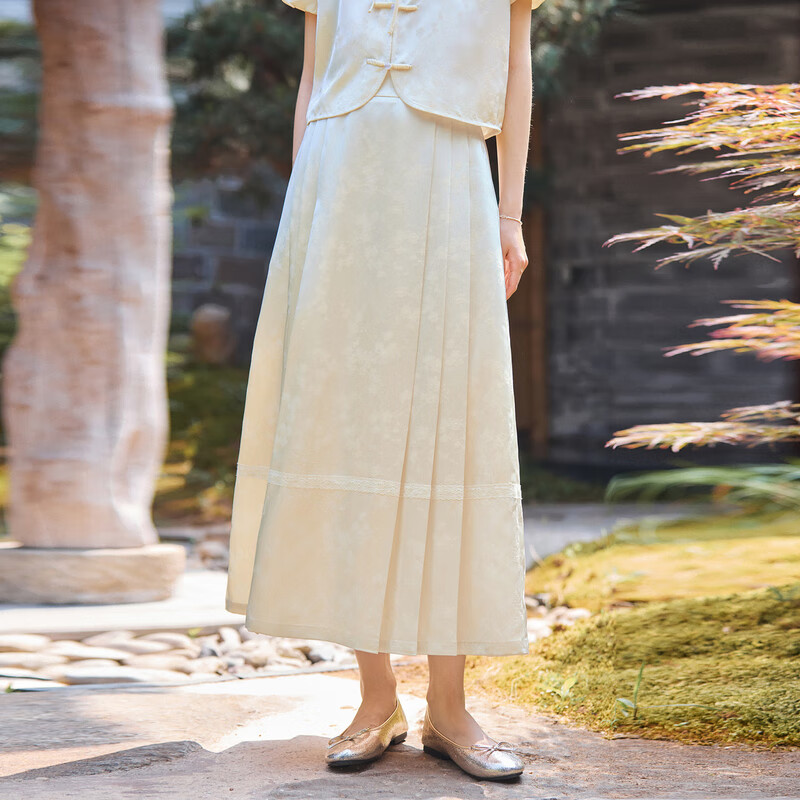 乐町乐町复古甜美新中式套装裙圆领泡泡袖改良马面裙 米白（现货） M