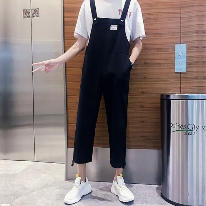 关于女生脱男生的裤子摸鸡的信息