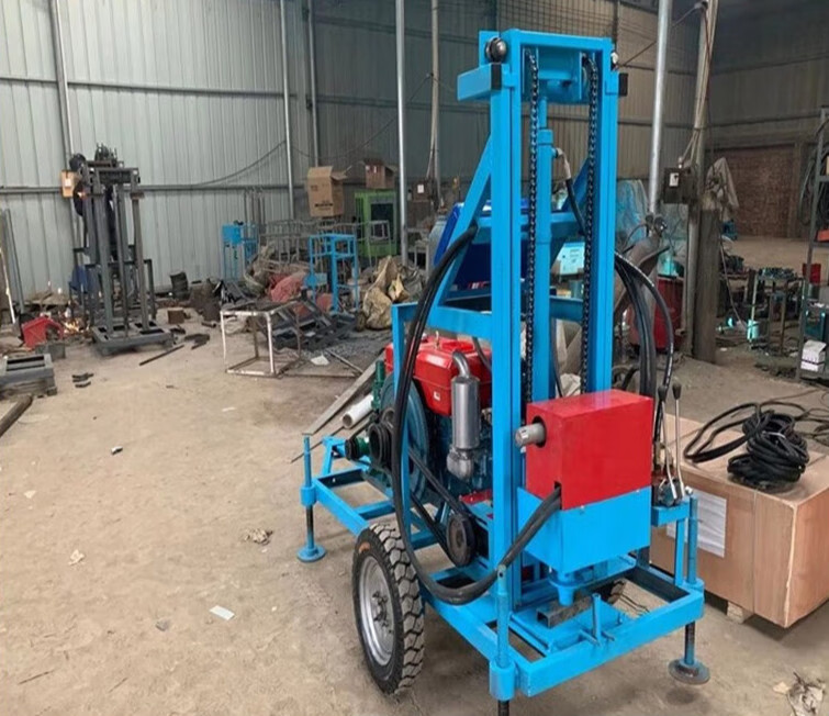 小型打井机 150米柴油液压打井机轮式可升降水井钻机 红色