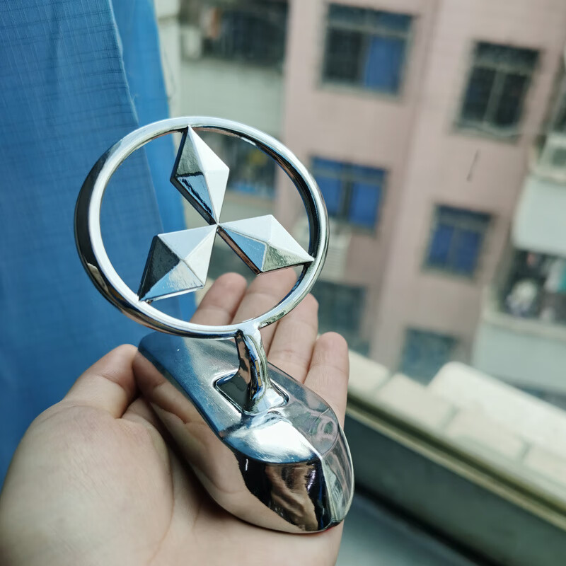 v33v46v73v97引擎机盖车标立标 三菱立标银色