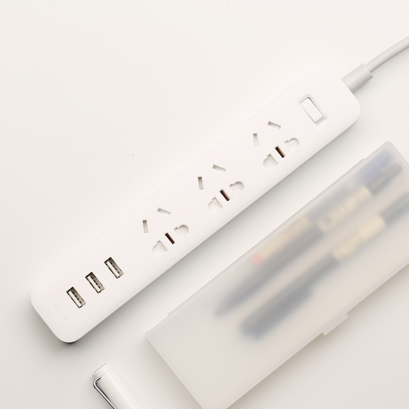 小米（MI）米家新国标USB插座/插线板/插排/排插/拖线板/插板/接线板 3USB接口+3孔位  总控 全长1.8米  白色