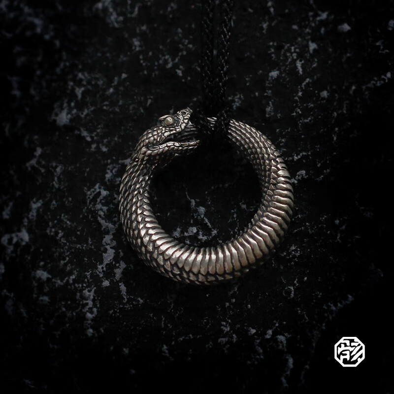 骸首饰原创设计衔尾蛇无限之蛇o形吊坠925银银银男士小众暗黑国潮风