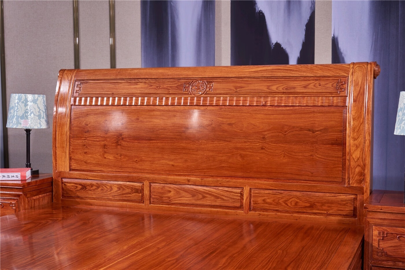 国标红木刺猬紫檀大床,新中式祥云规格:200*180*39cm