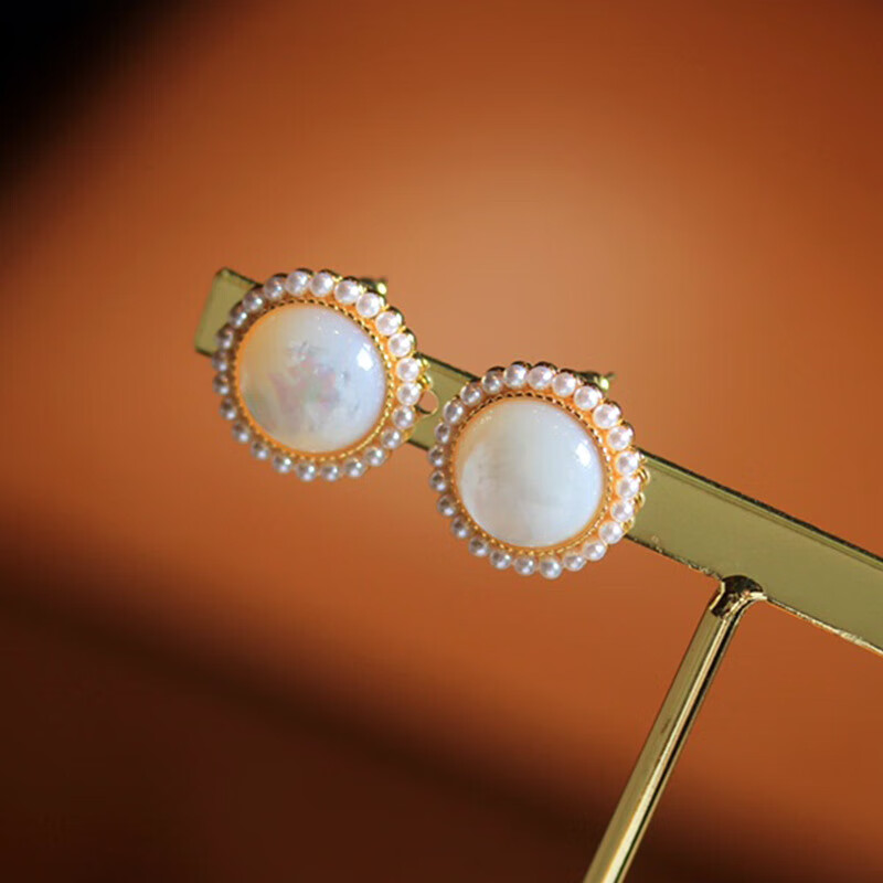 岚珊 新款白贝母耳环珍珠边s925银镀金镶嵌时尚气质感耳饰 白贝耳环