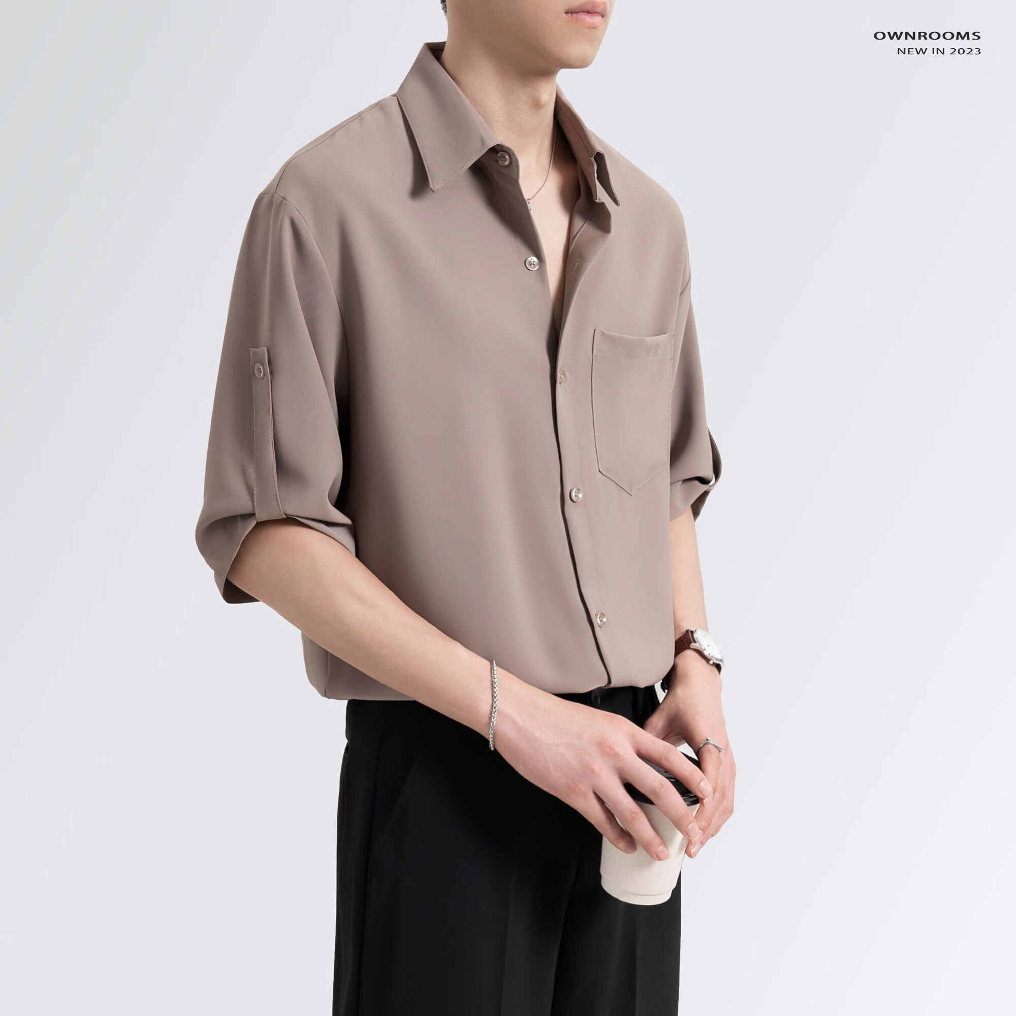 茜立里搭配西装裤穿的纯色翻领衬衣商务短袖衬衫男夏季痞帅设计高级感