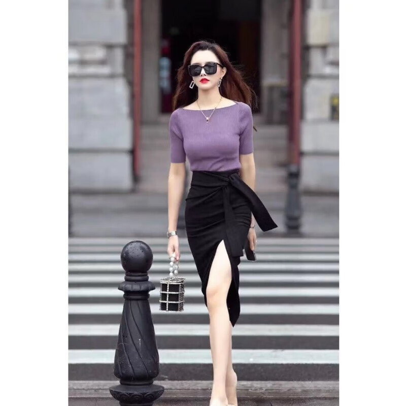 黑色半身裙配紫色上衣 s