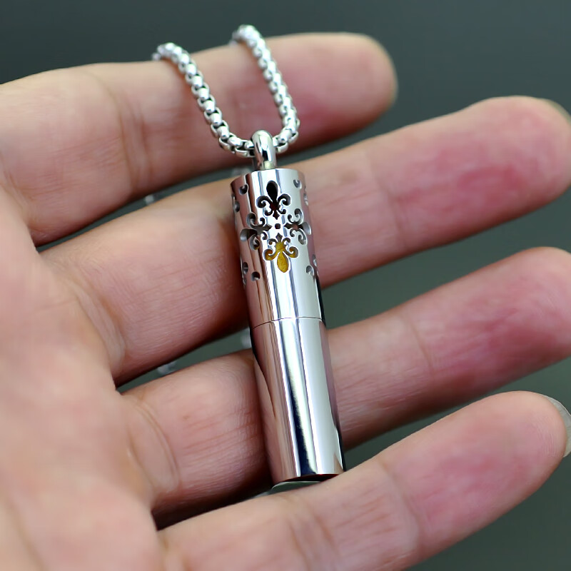 江南情 香水瓶项链男潮牌百搭嘻哈钛钢简约搭配衣服挂件饰品网红男士吊坠 B款坠高4.8*粗1厘米 链粗0.3厘米长55厘米