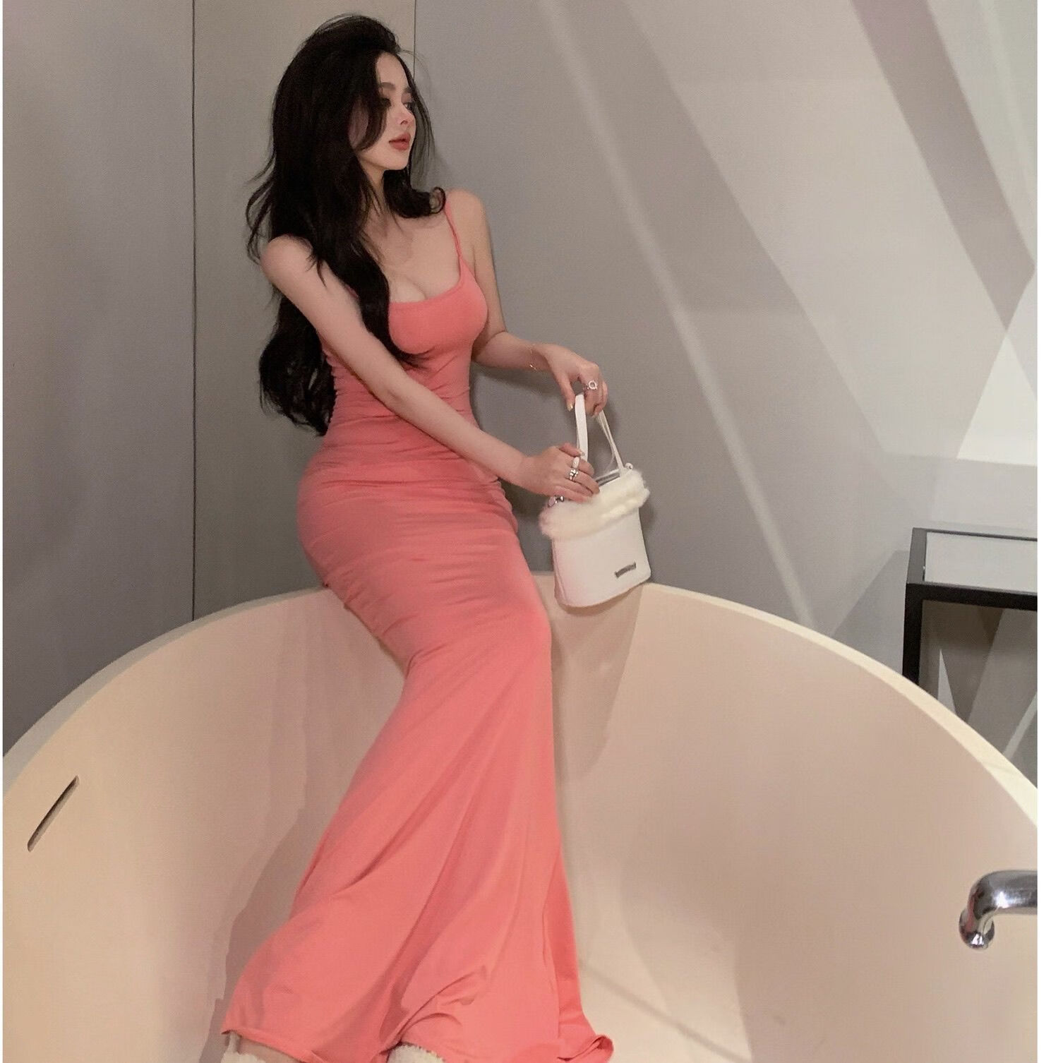 纯欲性感撩人女神御姐范鱼尾连衣裙紧身显身材吊带裙包臀修身长裙sn