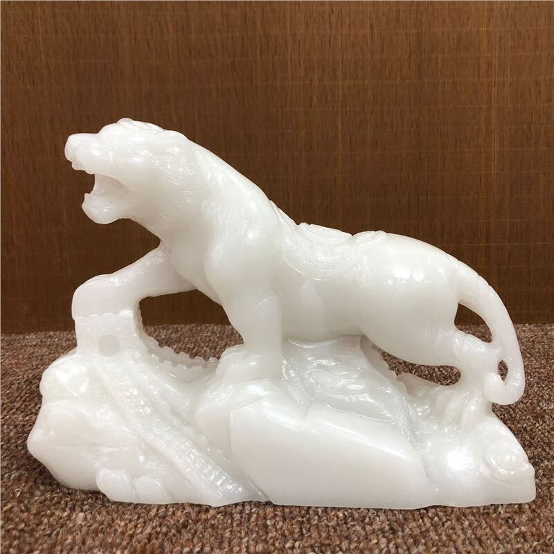 天然玉石老虎摆件十二生肖家居礼品办公室酒柜客厅中式装饰品 白玉长