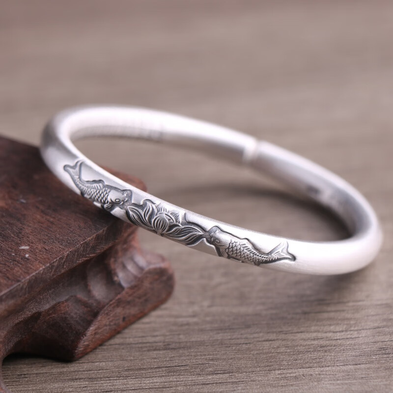 足银民族风开口镯子65克实心圆条手工雕花双鱼莲花手环 双鱼手镯 足银