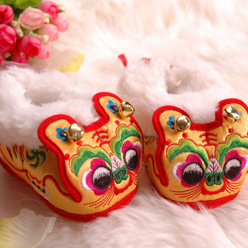 诗迪仕新品手工虎头鞋红色百天周岁婴儿学步猫头靴加绒加厚保暖