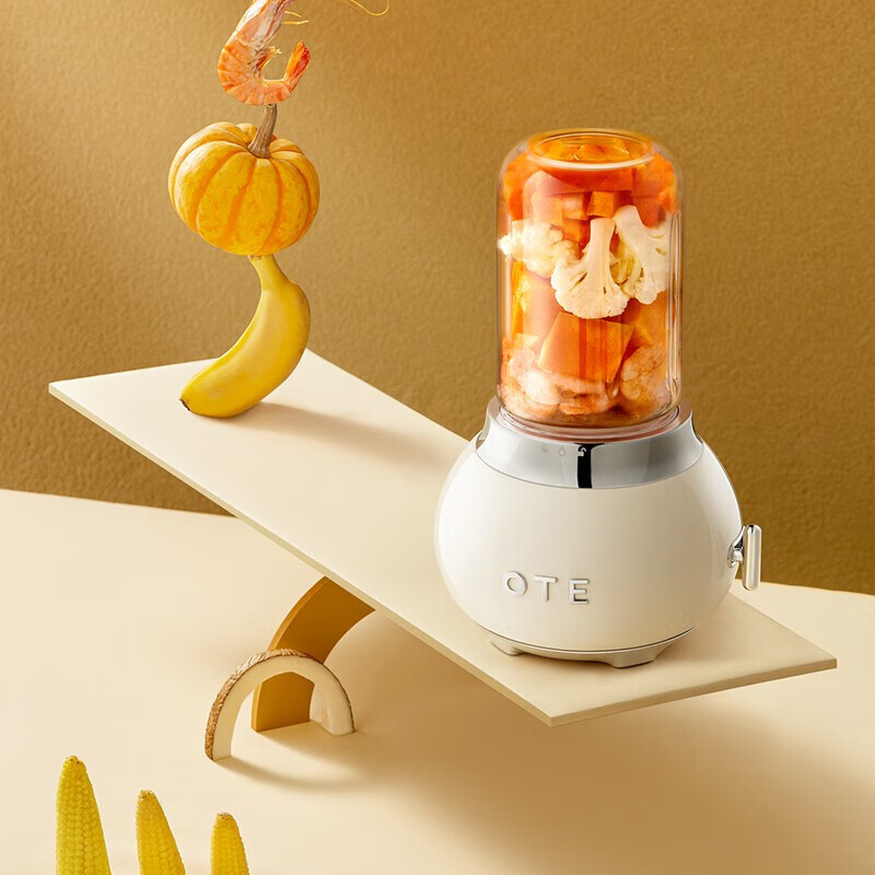 卡士榨汁机和亚摩斯榨汁机哪个好品牌对比