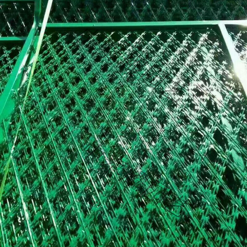 奔新农铁丝网片监狱护栏厂家机场看守所隔离钢网墙y型柱防攀爬刀片刺
