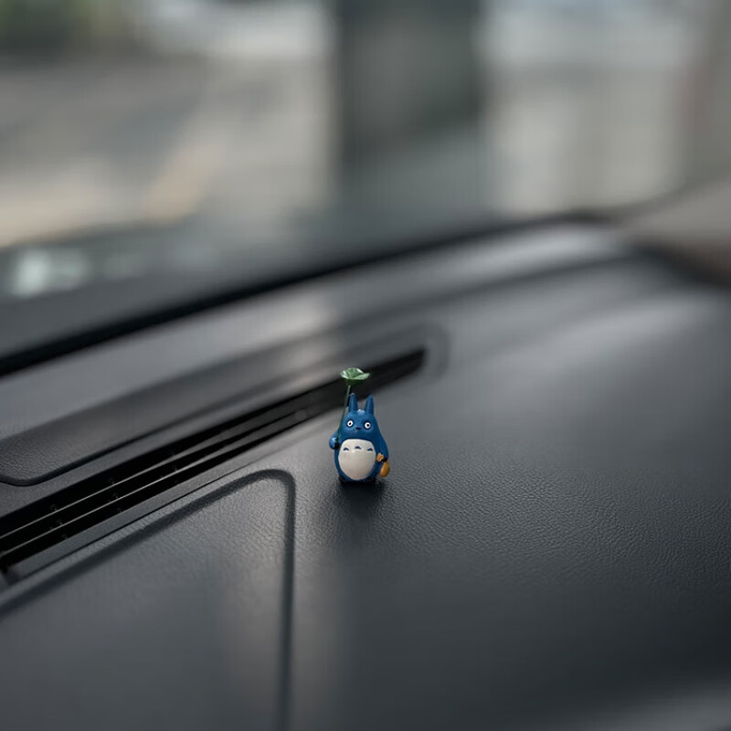 喳龙猫汽车窗边中控台摆件车载装饰品可爱系车内 蓝色举荷叶龙猫  贴