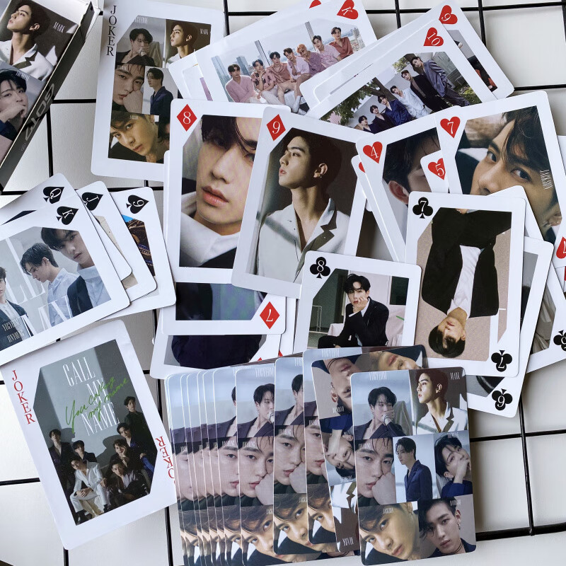 韩国人气女团BLACKPINK粉墨团扑克