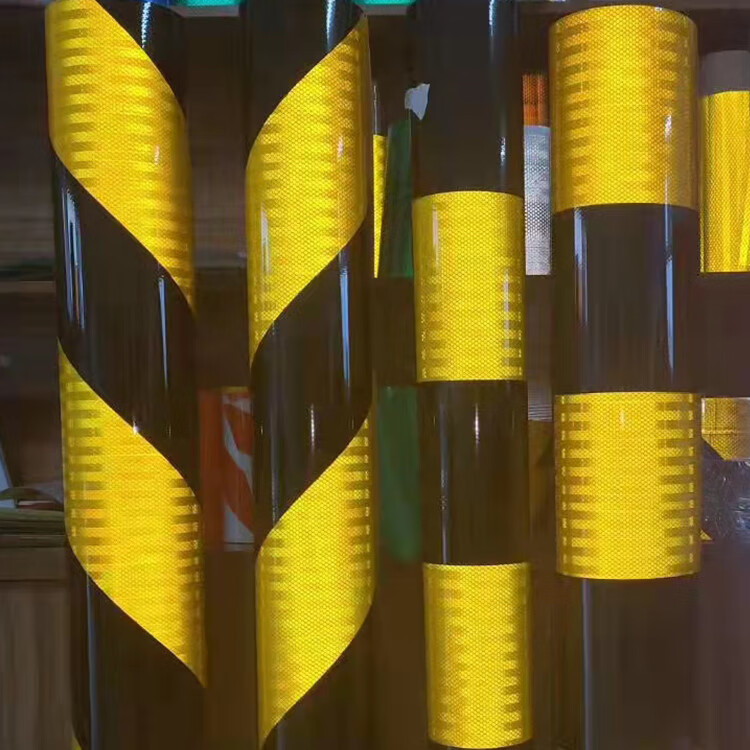 爱驾宝工程级黄黑斜纹反光膜隧道口立面标记护栏铝板黄黑铝基反光膜
