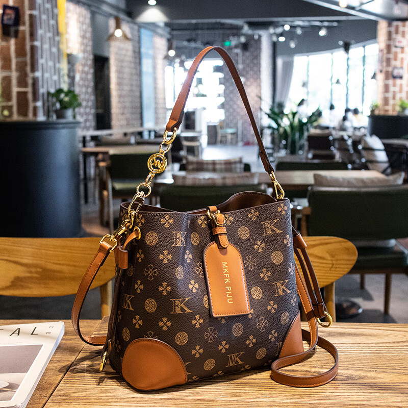 香奈小香真皮手提女包包2026春夏新款潮时尚大容量单肩斜挎印花水桶包礼物 印花棕色 专柜