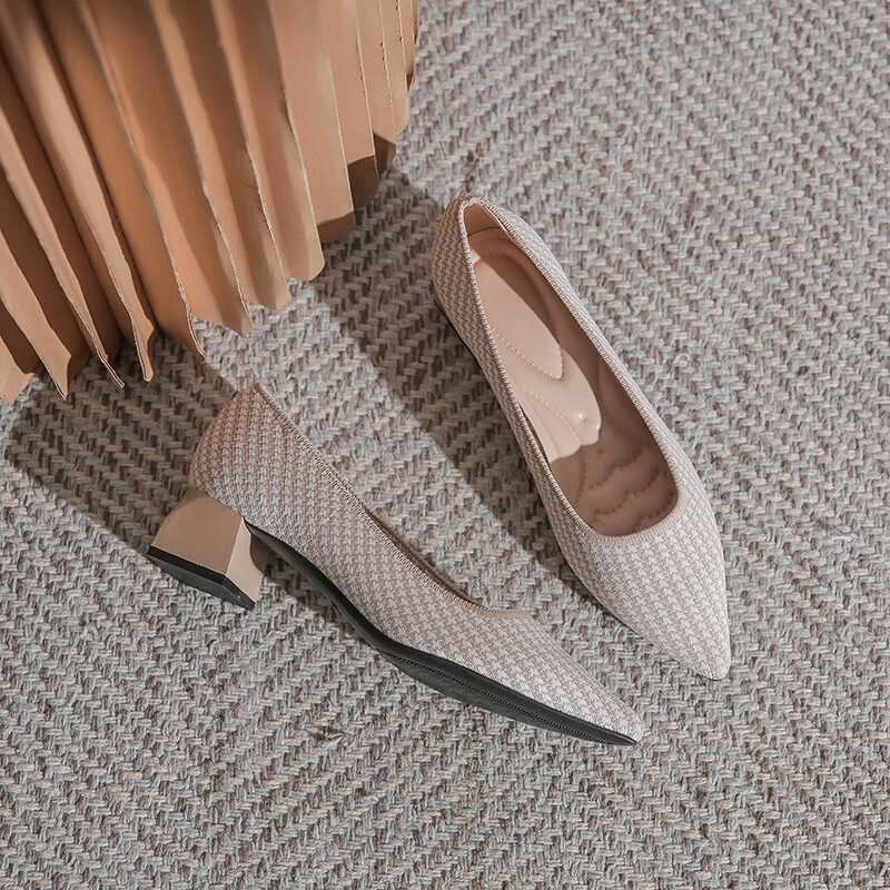 坠倾王妃鞋新款小香风中跟尖头针织单鞋女软底配裙子高跟鞋 桃杏 35