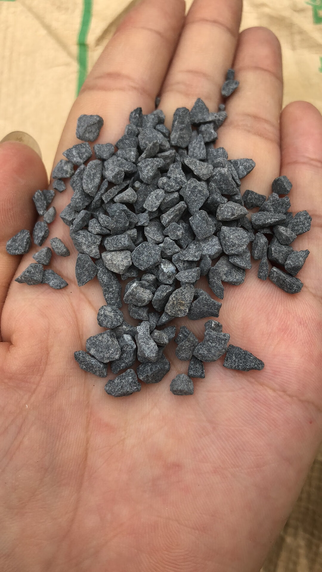 oimg灰色小石子花园庭院装饰石子铺面石尖角碎石子卵石日式枯山水石子