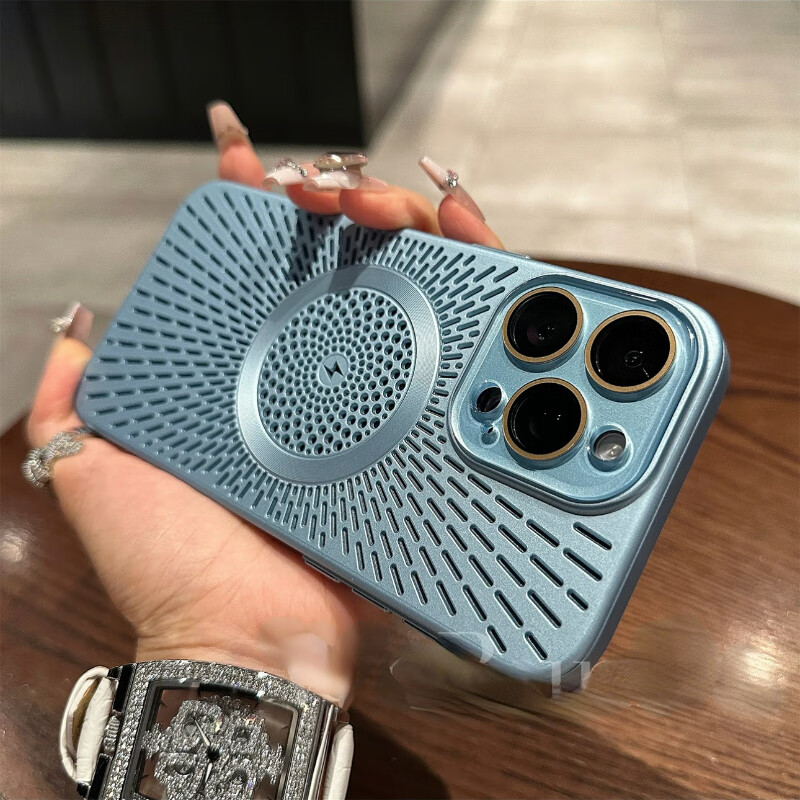 途兮Magsafe磁吸冰感鏤空散熱適用iPhone15promax手機殼新款蘋果14pro高級感13自帶鏡頭膜16磨砂防摔套 水晶鏡頭膜【遠峰藍】柏林散熱鏤空+磁吸圈殼 iPhone 14pro