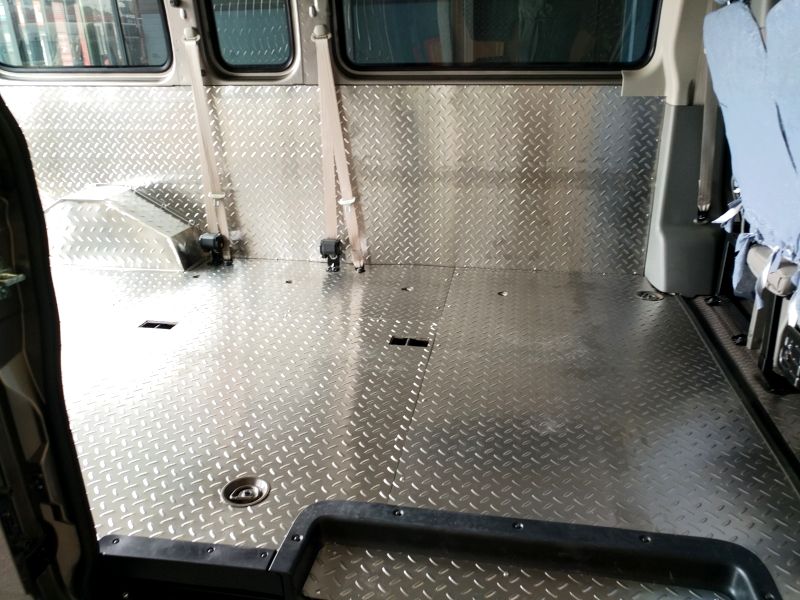 曙业适用于大通v80改装内饰板上汽大通脚垫不锈钢地板面包车配件专用